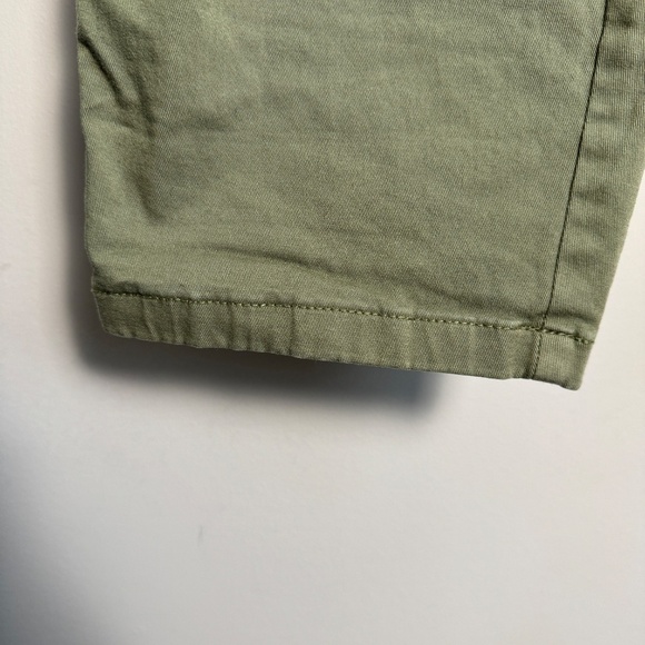 Torrid Women's High-Rise Army Green Chino Cropped Pants Size 22 Pockets‎ - Picture 2 of 13